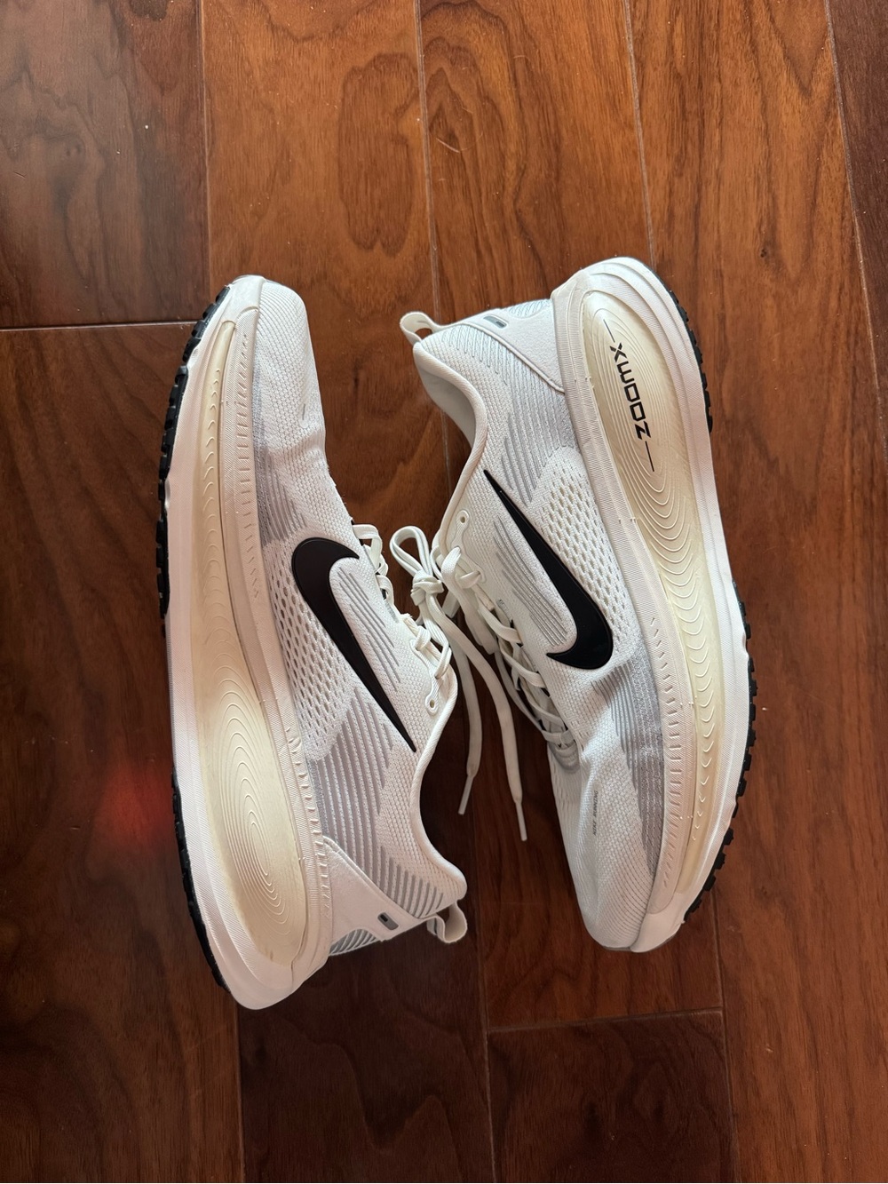 Nike Men’s Vomero 18 Summit